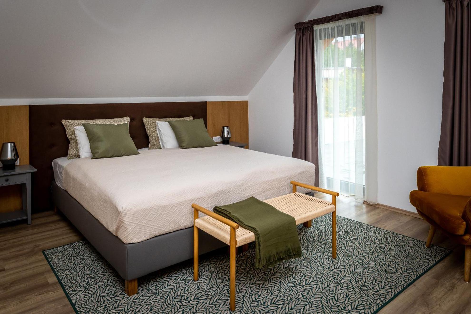 Hotel Ignacz Vendeghaz Pálosvörösmart Esterno foto